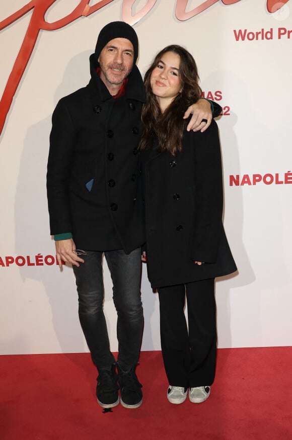 Calogero avec sa fille Nina - Avant-première mondiale du film "Napoléon" à la Salle Pleyel à Paris le 14 novembre 2023. © Coadic Guirec / Bestimage