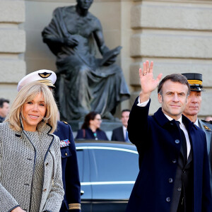 Cérémonie d'accueil du président Emmanuel Macron et de sa femme Brigitte Macron sur la place fédérale de Berne, Suisse le 15 novembre 2023. © Dominique Jacovides / Bestimage 