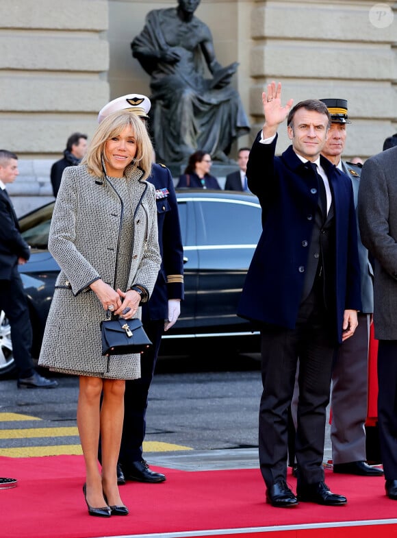 Cérémonie d'accueil du président Emmanuel Macron et de sa femme Brigitte Macron sur la place fédérale de Berne, Suisse le 15 novembre 2023. © Dominique Jacovides / Bestimage 