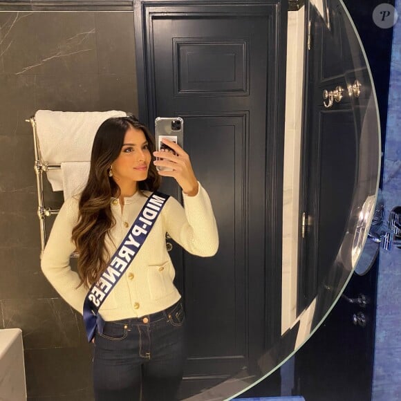 Elle fait partie des 30 candidates à concourir pour le titre de Miss France.
Nadine Benaboud, Miss Midi-Pyrénées, sur Instagram.