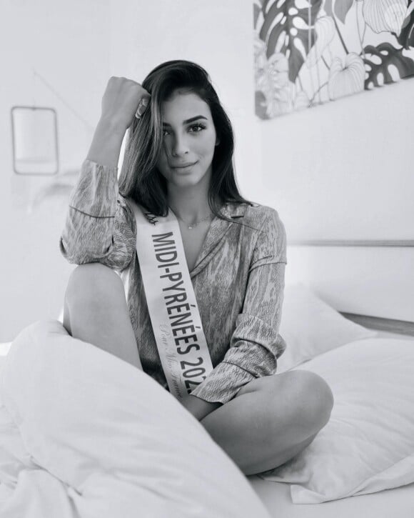 Parmi les prétendantes, Nadine Benaboud représente la région Midi-Pyrénées.
Nadine Benaboud, Miss Midi-Pyrénées 2023, sur Instagram. Le 30 octobre 2023.