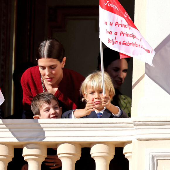 Charlotte Casiraghi et son fils Balthazar Rassam, Francesco Casiraghi - La famille princière de Monaco au balcon du palais, à l'occasion de la Fête Nationale de Monaco. Le 19 novembre 2023 © Dominique Jacovides-Bruno Bebert / Bestimage 