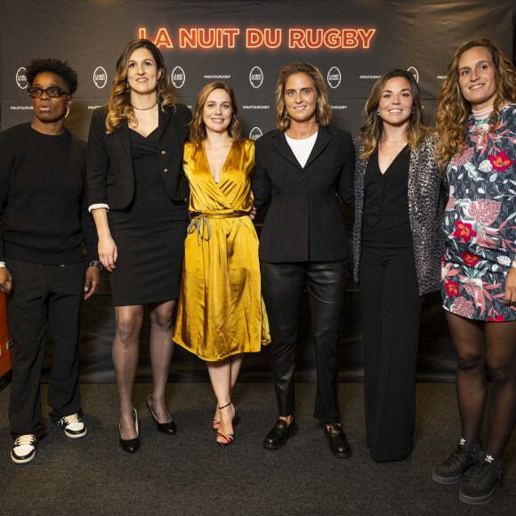 Audrey Tcheuméo, Lénaïg Corson, Nathalie Péchalat, Pauline Deroulède, Carla Neisen, Justine Dupont - Soirée de la 19ème édition de la Nuit du Rugby à l'Olympia, Paris le 20 novembre 2023.La Nuit du rugby est une cérémonie organisée chaque année depuis 2004 sous l'égide de la Ligue nationale de rugby en collaboration avec Provale et TECH XV, pour récompenser les acteurs du rugby professionnel français qui se sont distingués lors des championnats de France de rugby Top 14 et Pro D2. © Pierre Perusseau/Bestimage