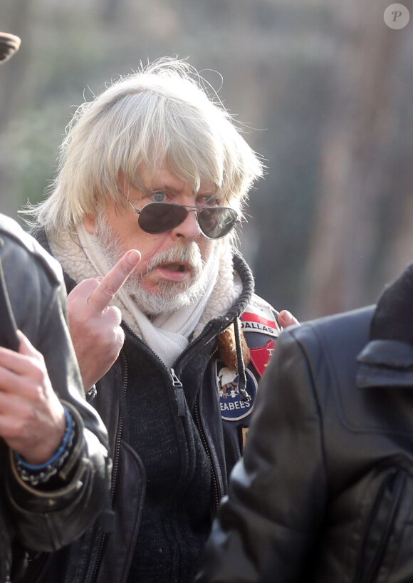 Le chanteur Renaud - Obsèques de Thierry Séchan frère du chanteur Renaud) au cimetière du Montparnasse à Paris le 16 janvier 2019. Après une cérémonie au temple protestant Port Royal, la famille de T. Séchan s'est retrouvée dans un immeuble avant de se rendre au cimetière du Montparnasse.