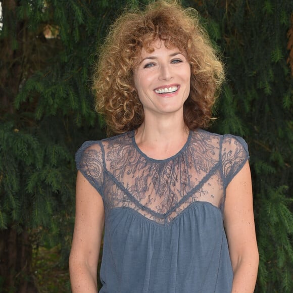 Un appartement situé dans le meme immeuble que ses parents.
Elsa Lunghini (présidente du jury) au photocall du jury des étudiants francophones lors du cinquième jour de la 11ème édition du festival du Film Francophone d'Angoulême, France, le 25 août 2018. © Coadic Guirec/Bestimage 