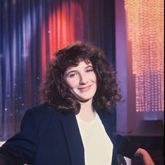 Archives - La chanteuse Elsa Lunghini, invitée sur un plateau de télévision.