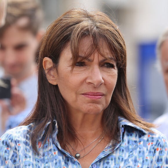 Anne Hidalgo vivement critiquée par une ministre

Anne Hidalgo - La maire de Paris lors de la commémoration du 50ème anniversaire du coup d'état au Chili à la Mairie de Paris. © Jonathan Rebboah / Panoramic / Bestimage