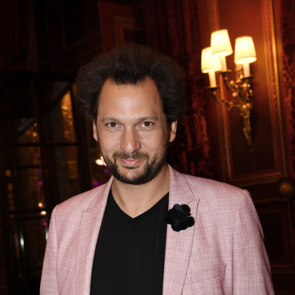 Un entretien dans lequel le magicien se confie sur le rapport qu'il a avec son corps.
Le magicien Eric Antoine lors du gala de l'association "Les bonnes fées" à l'InterContinental Paris le 14 juin 2022. © Rachid Bellak / Bestimage