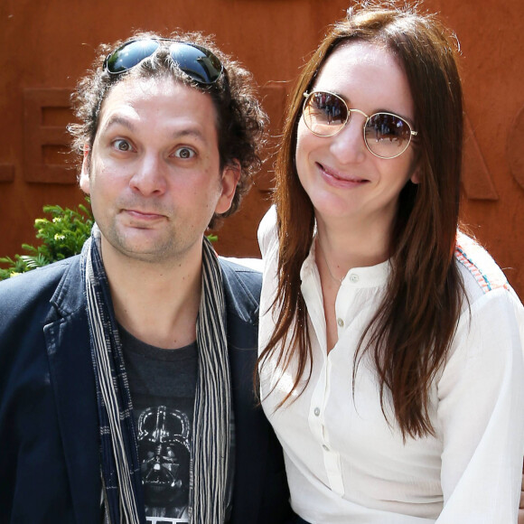 Tous deux nés de son mariage avec Calista Sinclair.
Eric Antoine et sa femme Calista People au village des Internationaux de Tennis de Roland Garros le 27 mai 2016. © Dominique Jacovides / Bestimage