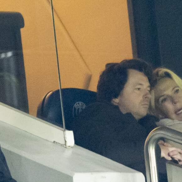 Jean Imbert et une amie - People dans les tribunes du match de Ligue Des Champions 2023, PSG contre Newcastle (1-1) au Parc des Princes à Paris le 28 novembre 2023. © Cyril Moreau/Bestimage