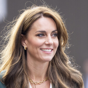 Catherine (Kate) Middleton, princesse de Galles, arrive pour visiter l'usine textile familiale "AW Hainsworth" à Leeds, Royaume Uni, le 26 septembre 2023. 
