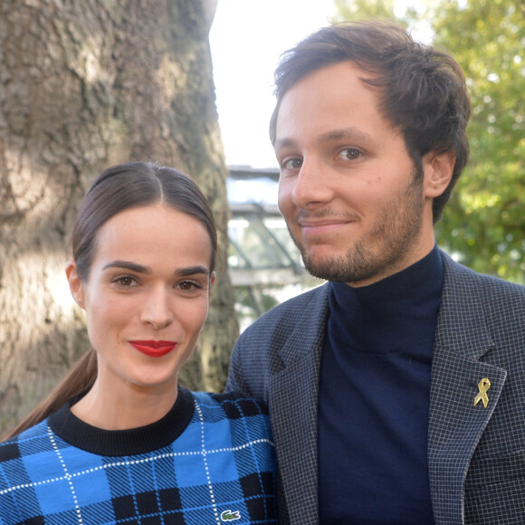 Vianney a enfin confirmé son mariage avec Catherine Robert
Vianney Bureau (Vianney) et Catherine Robert - People au défilé Lacoste Collection Prêt-à-Porter Printemps/Eté lors de la Fashion Week de Paris © Veeren Ramsamy-Christophe Clovis/Bestimage 