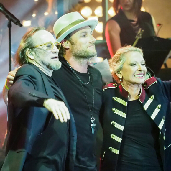 Mariage - Christopher Stills, fils de Véronique Sanson, s'est marié - Stephen Stills et Christopher Stills - Véronique Sanson en concert pour l'ouverture du festival des Francofolies de La Rochelle. Le 11 juillet 2018  Veronique Sanson with her son Christopher Stills and her ex-husband Stephen Stills performed at the Francofolies in La Rochelle, France. On july 11th 2018 