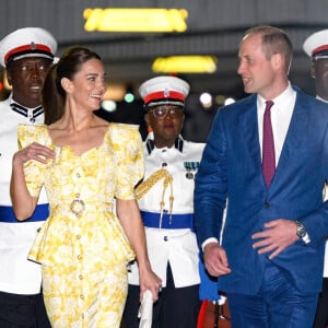Le prince William et Kate Middleton quittent les Bahamas depuis l'aéroport international Lynden Pindling. Le 26 mars 2022.