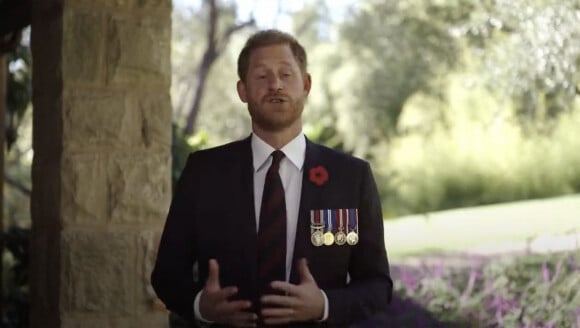 C'est tout simplement parce qu'il craint pour leur sécurité.
Le prince Harry à New York.