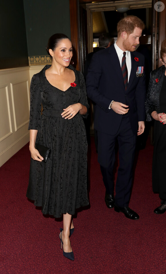 Il ne se sent pas en sécurité quand il pose le pied en Angleterre.
Le prince Harry, duc de Sussex, et Meghan Markle, duchesse de Sussex - La famille royale assiste au Royal British Legion Festival of Remembrance au Royal Albert Hall à Kensington, Londres.