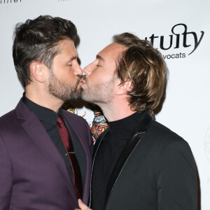 Cette année, l'évènement a pris place le lundi 11 décembre 2023 à l'hôtel George V de Paris.
Christophe Beaugrand et son mari Ghislain Gerin - 46e édition du Gala "Best Awards" à l'hôtel Georges V à Paris le 11 décembre 2023. © Coadic Guirec / Bestimage