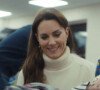 En effet, Kate Middleton vient de sortir elle-même une vidéo de charité.
Catherine (Kate) Middleton, princesse de Galles, et ses enfants, le prince George de Galles, la princesse Charlotte de Galles, et le prince Louis de Galles, aident à préparer des sacs-cadeaux de Noël pour des familles au seuil de la pauvreté. 