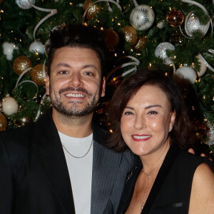 Exclusif - Kev Adams et sa mère Nathalie Smadja - Soirée de gala de l'association "Princesse Margot" à l'hôtel InterContinental Paris - Le Grand. Le 11 décembre 2023. © Christophe Clovis/Bestimage