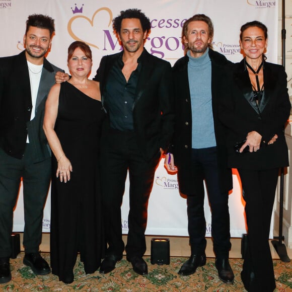 Exclusif - Kev Adams, Muriel Hattab, Tomer Sisley, Philippe Lacheau, Sandra Sisley - Soirée de gala de l'association "Princesse Margot" à l'hôtel InterContinental Paris - Le Grand. Le 11 décembre 2023. © Christophe Clovis/Bestimage