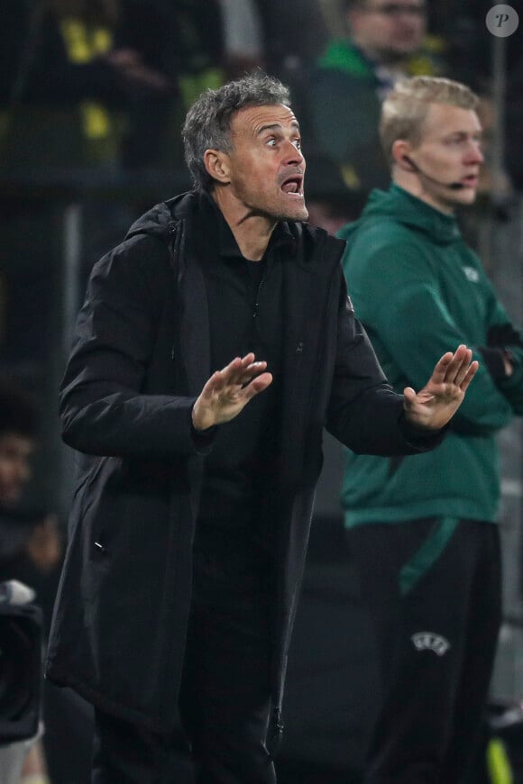 Luis Enrique : Grâce à un match nul 1-1 face à Dortmund, le PSG se qualifie pour les 8ème de finale de la Ligue des champions 