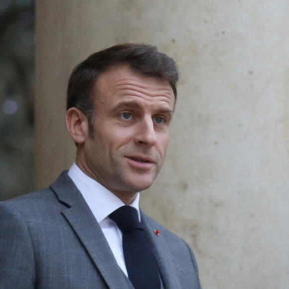 Le président de la République française Emmanuel Macron reçoit le Premier ministre de la République de Slovénie pour un déjeuner de travail au palais présidentiel de l'Elysée à Paris, France, le 13 décembre 2023. © Stéphane Lemouton/Bestimage 