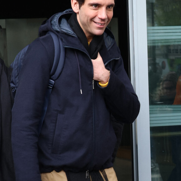 Exclusif - Le chanteur Mika à la sortie des studios de RTL à Paris, France, le 11 décembre 2023.