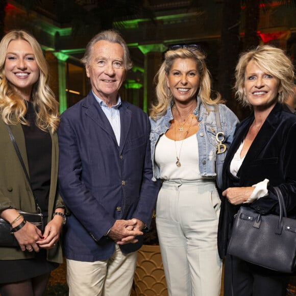 Exclusif - Valentine Sled, William Leymergie, Caroline Margeridon et Sophie Davant lors de l'inauguration du Restaurant & Bar 19.20 by Norbert Tarayre à l'hôtel Prince de Galles à Paris le 10 octobre 2023.  © Pierre Perusseau / Coadic Guirec / Bestimage 