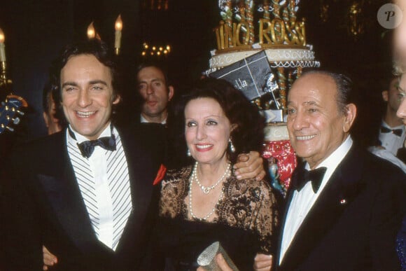 Tino Rossi a eu un fils Laurent avec Lilia. 
Archives - Laurent Rossi et ses parents, sa mère Lilia et son père Tino Rossi le 5 novembre 1982