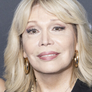 Amanda Lear à la première de la série "Escort Boys" au cinéma UGC Ciné Cité Les Halles à Paris le 18 décembre 2023. © Cyril Moreau / Bestimage