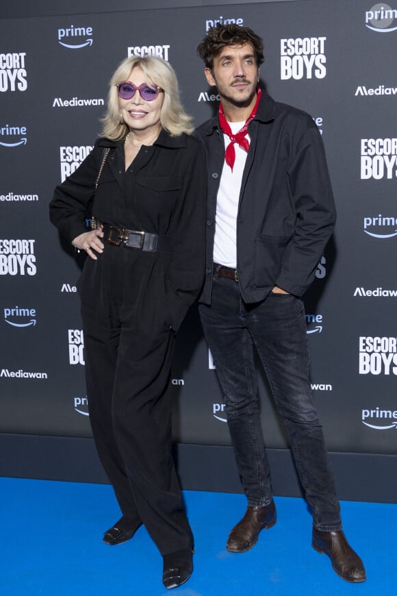 Amanda Lear et Ruben Alves à la première de la série "Escort Boys" au cinéma UGC Ciné Cité Les Halles à Paris le 18 décembre 2023. © Cyril Moreau / Bestimage