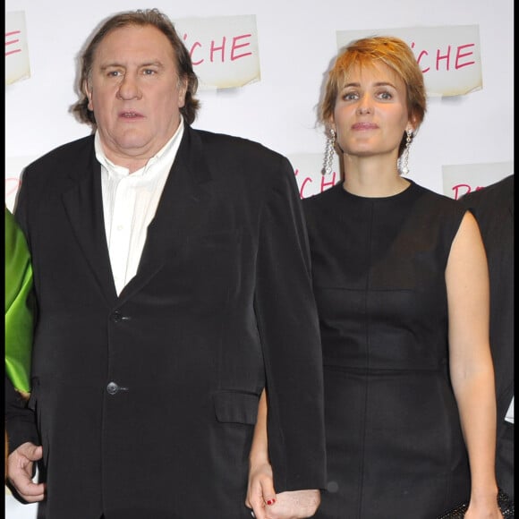 GERARD DEPARDIEU, JUDITH GODRECHE - PREMIERE DU FILM "POTICHE" AU CINEMA GAUMONT OPERA A PARIS  