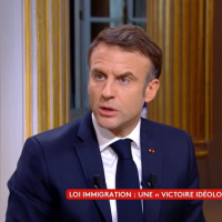 VIDEO Loi immigration : Emmanuel Macron recadre Patrick Cohen en direct dans C à Vous
