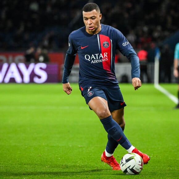 Kylian Mbappé - Match de football en ligue 1 Uber Eats : Le PSG (Paris Saint-Germain) l'emporte 3 - 1 face à Metz au Parc des Princes à Paris le 20 décembre 2023. © Matthieu Mirville/ZUMA Press Wire / Bestimage