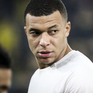 Kylian Mbappé : Grâce à un match nul 1-1 face à Dortmund, le PSG se qualifie pour les 8ème de finale de la Ligue des champions le 13 décembre 2023.