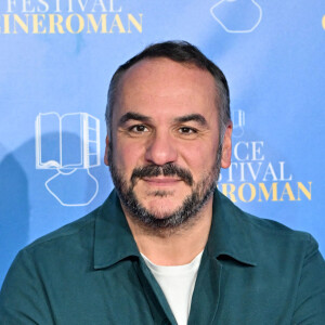 François-Xavier Demaison au photocall de la soirée du 8 octobre lors de la 4ème édition du festival Cinéroman à Nice. © Bruno Bebert / Bestimage