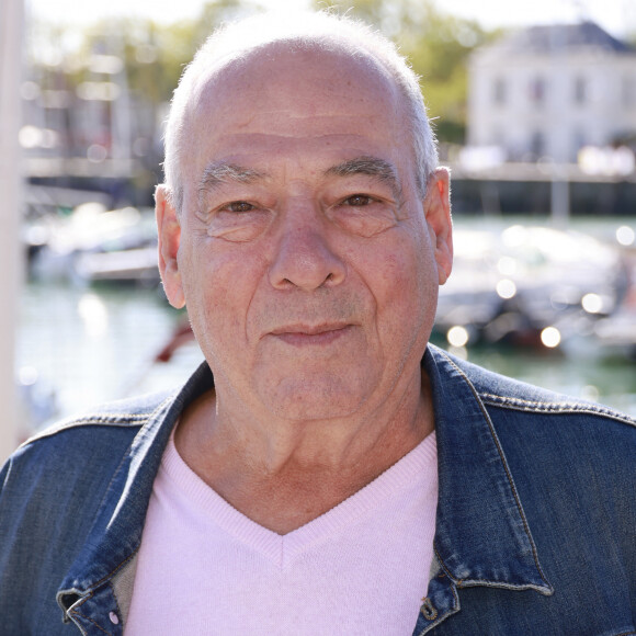 L'interprète de Roland Marci qui est malheureusement décédé en mai 2023 à l'âge de 77 ans.
Michel Cordes PLUS BELLE LA VIE Le festival de fiction TV de La Rochelle samedi 17 septembre 2022. © Christophe Aubert via Bestimage