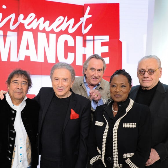 Babette de Rozière est venue avec son époux le magistrat Claude Butin.
Exclusif - Lucien Jean Baptiste, Laurent Voulzy, Michel Drucker, Philippe Lavil, Babette De Rozieres et son mari - Enregistrement de l'émission Vivement dimanche au studio Gabriel à Paris, le 7 décembre 2023. © Guillaume Gaffiot / Bestimage 