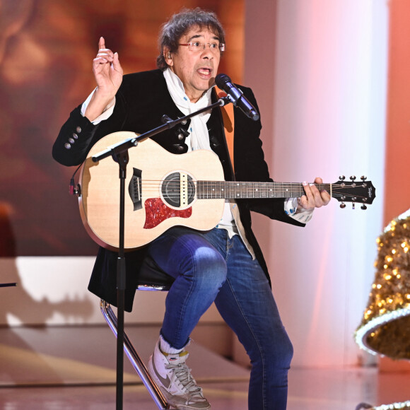 Exclusif - Laurent Voulzy - Enregistrement de l'émission Vivement dimanche au studio Gabriel à Paris, le 7 décembre 2023. © Guillaume Gaffiot / Bestimage