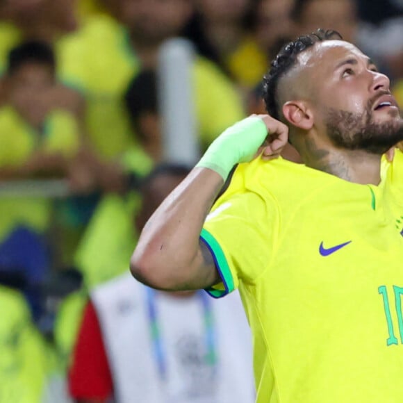 Le Brésilien a organisé une croisière de 72 heures
Neymar sous les couleurs du Brésil le 8 septembre 2023.