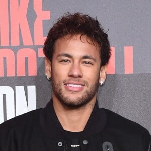 Pour rappel, Neymar est toujours en convalescence après sa rupture des ligaments croisés du genou gauche
Neymar Jr - Soirée du 20ème anniversaire de l'emblématique chaussure de football Nike Mercurial à Londres le 7 février 2018. 