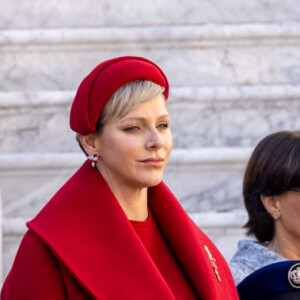 La princesse Gabriella, la princesse Charlene, le prince Jacques de Monaco, la princesse Stéphanie de Monaco - La famille princière monégasque dans la cour d'honneur du palais lors de la la fête nationale à Monaco, le 19 novembre 2023. La famille princière monégasque assiste à la prise d'armes, puis à la cérémonie de remise des médailles et à un défilé militaire sur la place du palais princier. © Olivier Huitel / Pool Monaco / Bestimage 