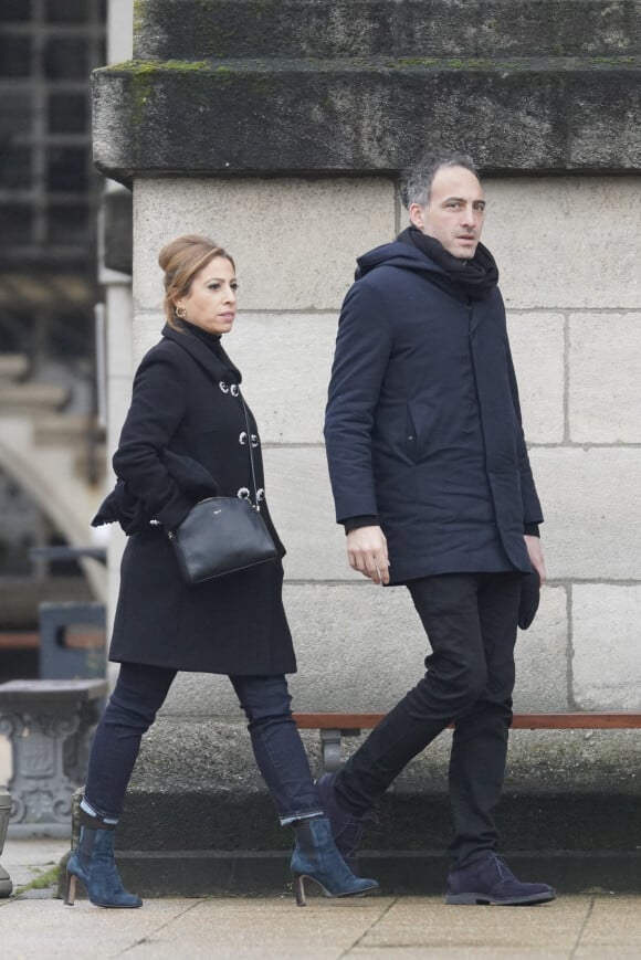 Léa Salame et Raphaël Glucksmann lors des obsèques de Sebastien Demorand à Paris le 31 janvier 2020