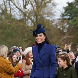 Le prince William, prince de Galles, et Catherine (Kate) Middleton, princesse de Galles, avec leurs enfants le prince George de Galles, la princesse Charlotte de Galles et le prince Louis de Galles - Les membres de la famille royale britannique lors de la messe du matin de Noël en l'église St-Mary Magdalene à Sandringham, le 25 décembre 2023.