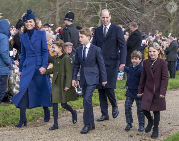 Le prince William et Kate Middleton, la princesse Charlotte, le prince George, le prince Louis, Mia Tindall - Les membres de la famille royale britannique lors de la messe du matin de Noël en l'église St-Mary Magdalene à Sandringham, le 25 décembre 2023.