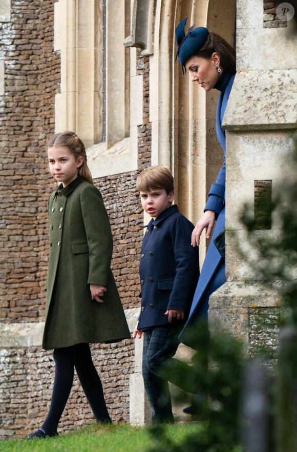 Kate Middleton, princesse de Galles, la princesse Charlotte de Galles et le prince Louis de Galles - Les membres de la famille royale britannique lors de la messe du matin de Noël en l'église St-Mary Magdalene à Sandringham, le 25 décembre 2023.