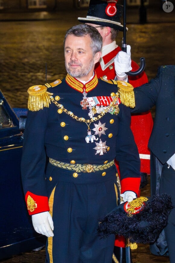 Frederik de Danemark - La famille royale de Danemark se rend au dîner annuel du Nouvel An, un jour après que la reine Margrethe régnant a abdiqué à Amalienborg, Copenhague, Danemark le 1er janvier 2024. 
