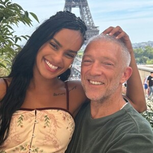 L'acteur et la jeune femme multiplient les mots doux sur les réseaux sociaux et se sont même affichés ensemble pour l'anniversaire de l'acteur 
Narah Baptista et Vincent Cassel à Paris. Story publiée par Narah Baptista sur Instagram à l'ocasion de l'anniversaire de Vincent Cassel.