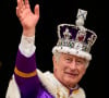 La BBC a été attaquée après son documentaire sur le couronnement de Charles III.
Le roi Charles III d'Angleterre - La famille royale britannique salue la foule sur le balcon du palais de Buckingham lors de la cérémonie de couronnement du roi d'Angleterre à Londres.
