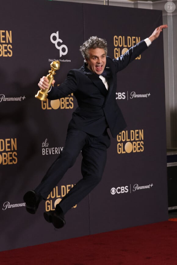 Mark Ruffalo - Press room de la 81ème cérémonie des Golden Globes au Beverly Hilton à Los Angeles le 7 janvier 2024. © Crash/imageSPACE via ZUMA Press Wire / Bestimage